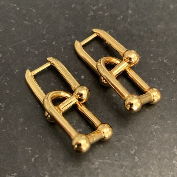 Men’s U-Link Chain Hoop Earrings in 14k Yellow Gold Vermeil - Edgy Hardware - Picture 5 of 9